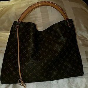 Louis Vuitton Artsy GM purse/bag in monogram